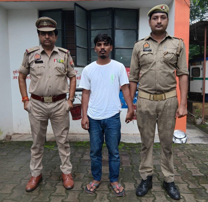 थाना चील्ह पुलिस द्वारा नाबालिग के साथ दुष्कर्म के अभियोग से सम्बन्धित अभियुक्त गिरफ्तार थाना चील्ह पुलिस द्वारा नाबालिग के साथ दुष्कर्म के अभियोग से सम्बन्धित अभियुक्त गिरफ्तार
