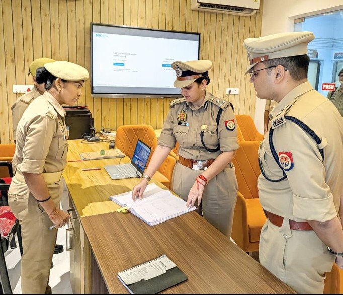 Media Cell DIG Office Mirzapur पुलिस उप महानिरीक्षक, विन्ध्याचल परिक्षेत्र “पूनम” द्वारा जनपद सोनभद्र पुलिस कार्यालय की विभिन्न शाखाओं का निरीक्षण किया गया। Media Cell DIG Office Mirzapur पुलिस उप महानिरीक्षक, विन्ध्याचल परिक्षेत्र “पूनम” द्वारा जनपद सोनभद्र पुलिस कार्यालय की विभिन्न शाखाओं का निरीक्षण किया गया।