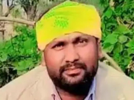 गोवंश से टकराई बाइक, 40 वर्षीय मनोज शर्मा की मौत वाराणसी ले जाते समय रास्ते में तोड़ा दम, परिवार में मचा कोहराम