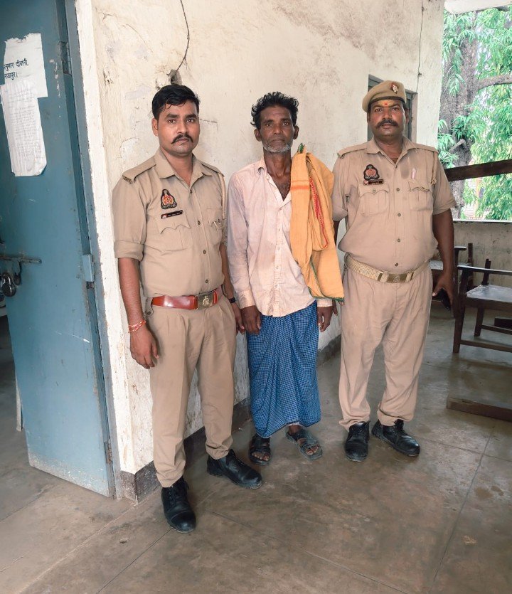 थाना मड़िहान पुलिस द्वारा 01 किलो 20 ग्राम अवैध गांजा के साथ 01 अभियुक्ता गिरफ्तार थाना मड़िहान पुलिस द्वारा 01 किलो 20 ग्राम अवैध गांजा के साथ 01 अभियुक्ता गिरफ्तार