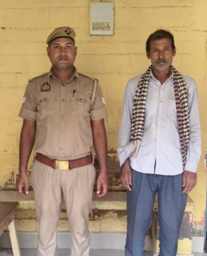 थाना चुनार पुलिस द्वारा धोखाधड़ी कर कूटरचित दस्तावेज तैयार कर फर्जी बैनामा कराने के अभियोग से सम्बंधित नामजद अभियुक्त गिरफ्तार थाना चुनार पुलिस द्वारा धोखाधड़ी कर कूटरचित दस्तावेज तैयार कर फर्जी बैनामा कराने के अभियोग से सम्बंधित नामजद अभियुक्त गिरफ्तार